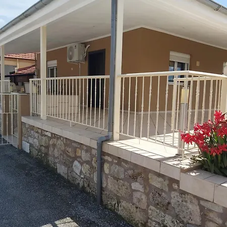 Welkoming In Amfipoli Near Touzla 度假居